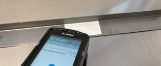 Gerät zur RFID Kennzeichnung für metallische Oberflächen